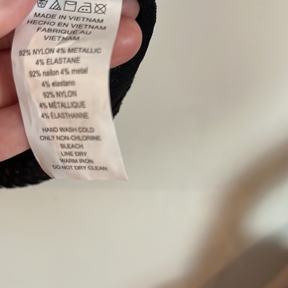 NWT Michael Kors black sequenced short sleeved V- neck top size medium. - Picture 6 of 6